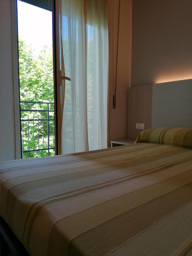 Hotel Andrea'S Rimini Bagian luar foto