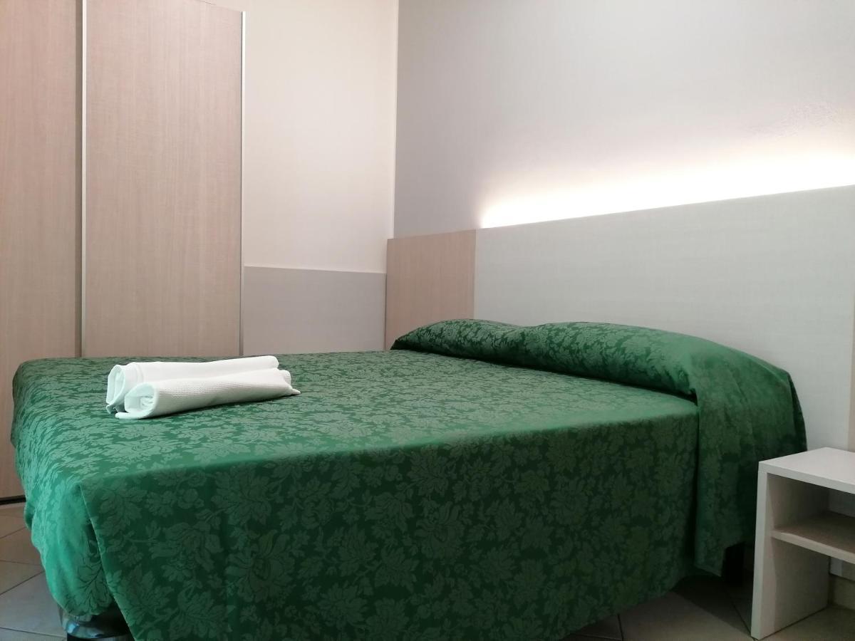 Hotel Andrea'S Rimini Bagian luar foto